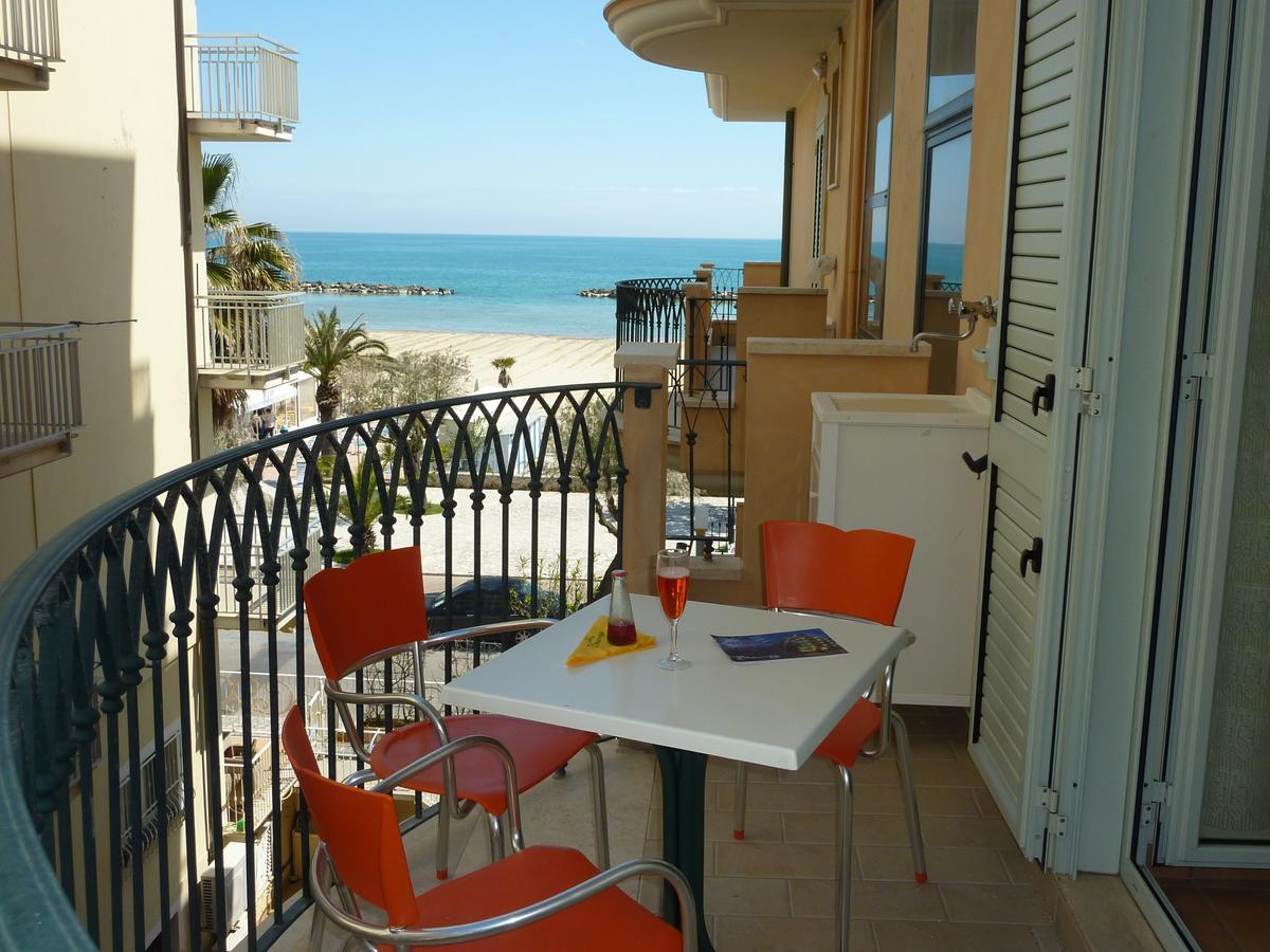 Aparthotel Beaurivage à San Benedetto del Tronto Extérieur photo